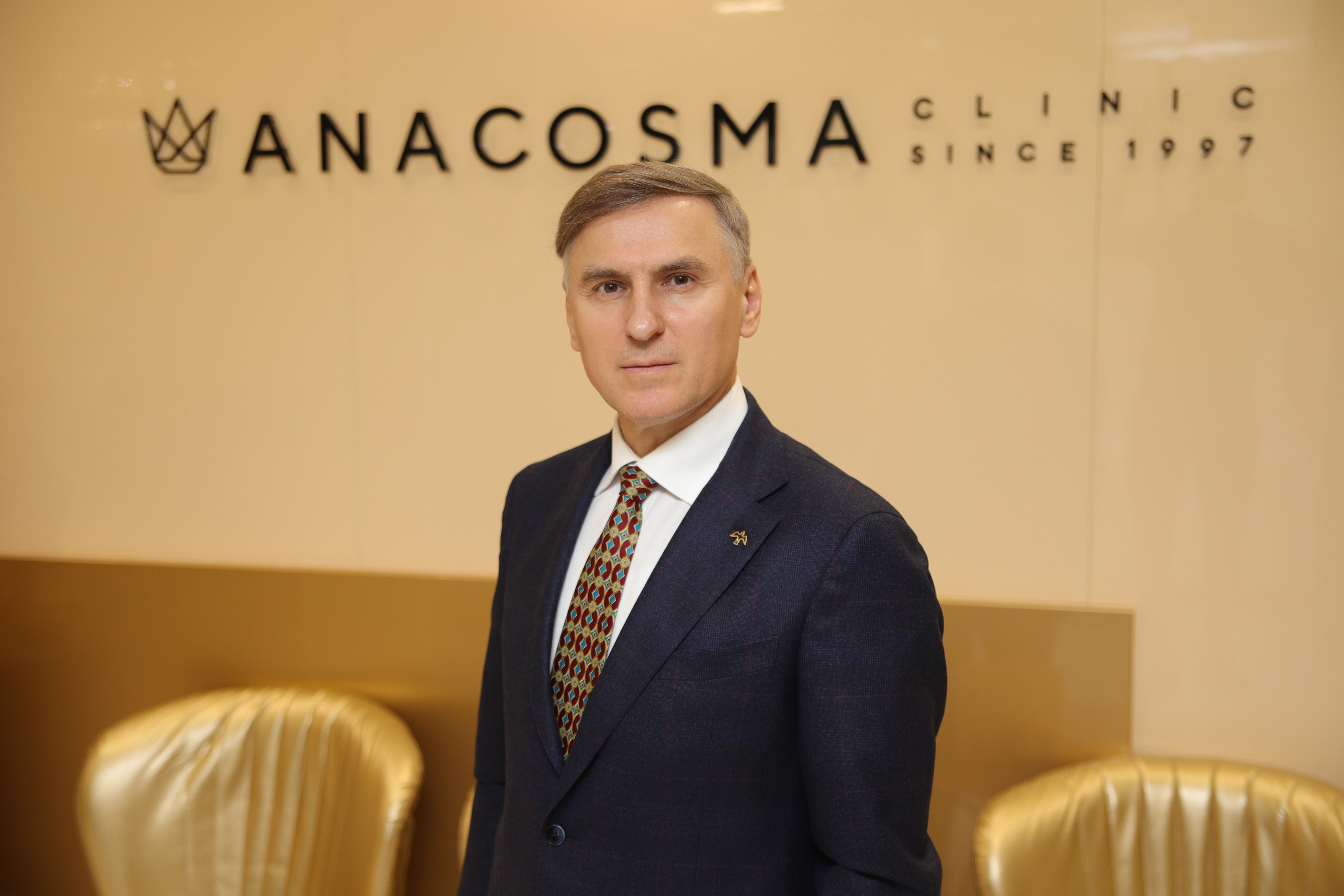 Павло Денищук, пластичний хірург ANACOSMA, ініціював переказ коштів на допомогу у боротьбі з пандемією